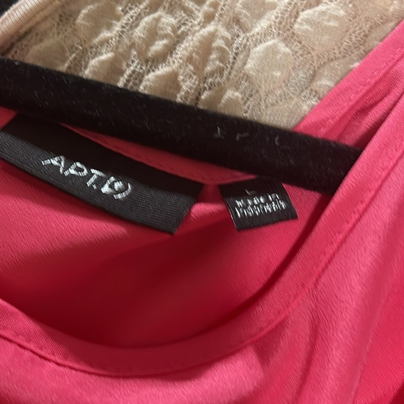 Pink blouse - Picture 3 of 3